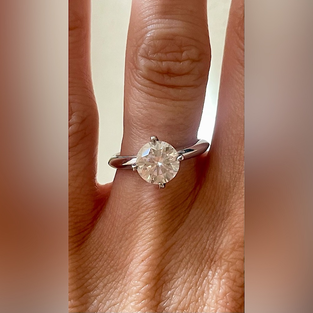 Certified 2CT White Gold Solitaire Moissanite Diamond Ring Gift Set